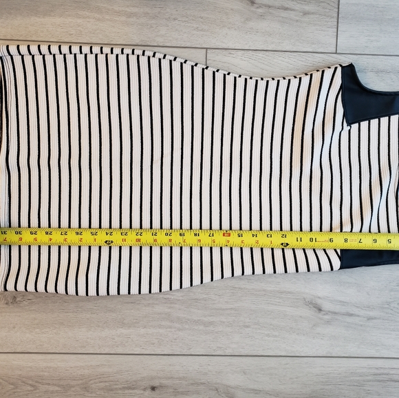 Mini dress - Picture 3 of 7